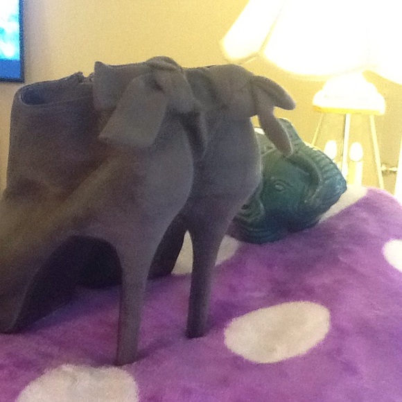 Suede - Picture 2 of 2